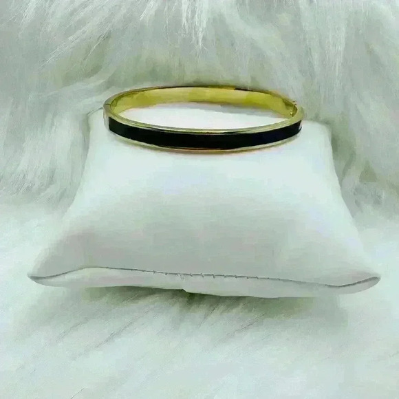 The Classic Style Bangle in Black - Picture 2 of 6